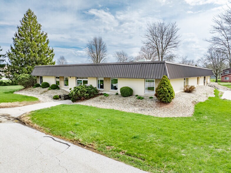 Primary Photo Of 201 E South St, Markle Medical For Sale