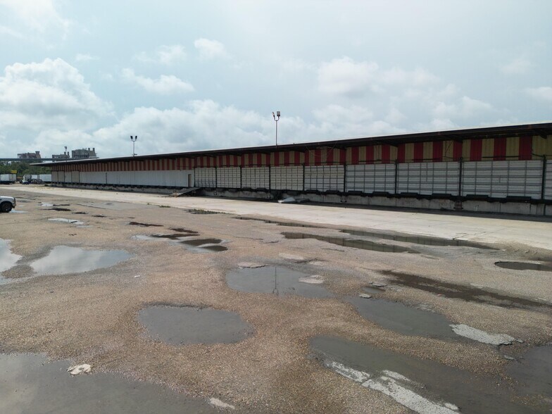 More Photos Of 12170 Old Gentilly Rd, New Orleans Truck Stop For Lease