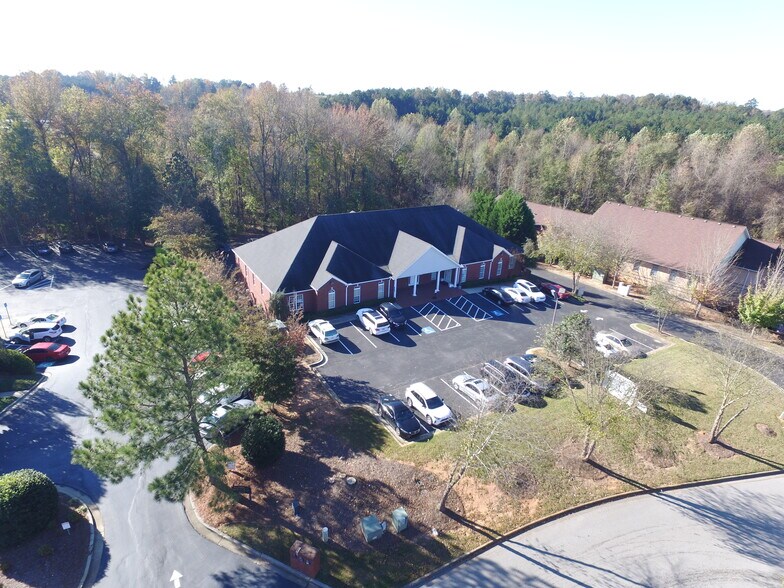 More Photos Of 115-131 N Park Trl, Stockbridge Medical For Lease