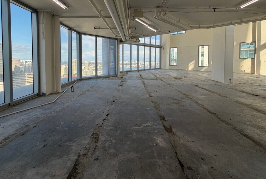 More Photos Of 1300 Brickell Bay Dr, Miami Apartments For Sale