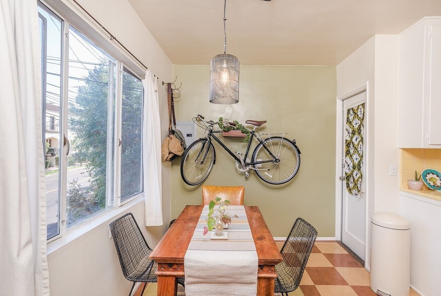 More Photos Of 1037 Sanborn Ave, Los Angeles Apartments For Sale