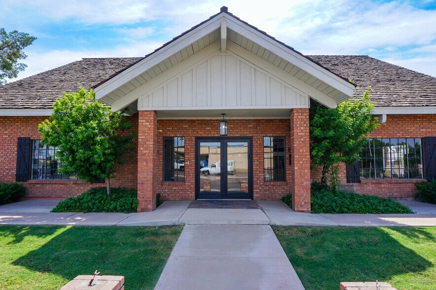 More Photos Of 1455 E University Dr, Mesa Showroom For Sale