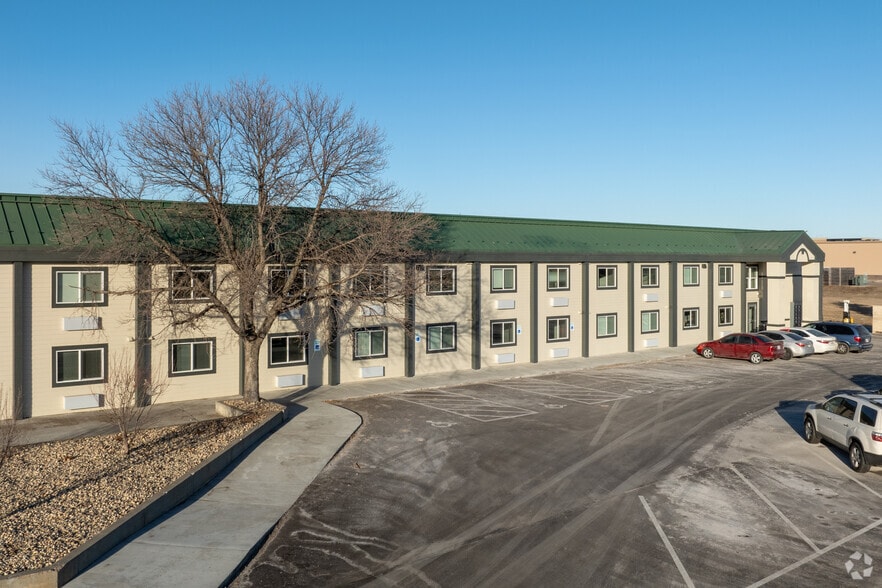 More Photos Of 1525 W Havens Ave, Mitchell Apartments For Lease