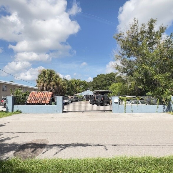 More Photos Of 4420 N Hale Ave, Tampa Warehouse For Sale