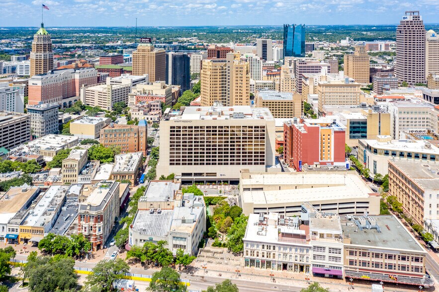 More Photos Of 123 Losoya St, San Antonio Hotel For Lease