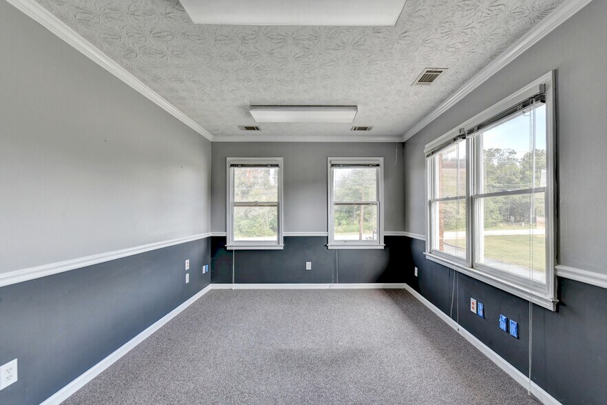 More Photos Of 883 Commerce Dr SW, Conyers Office For Lease