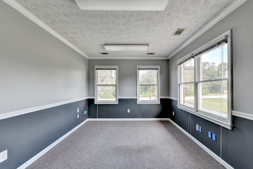 More Photos Of 883 Commerce Dr SW, Conyers Office For Lease