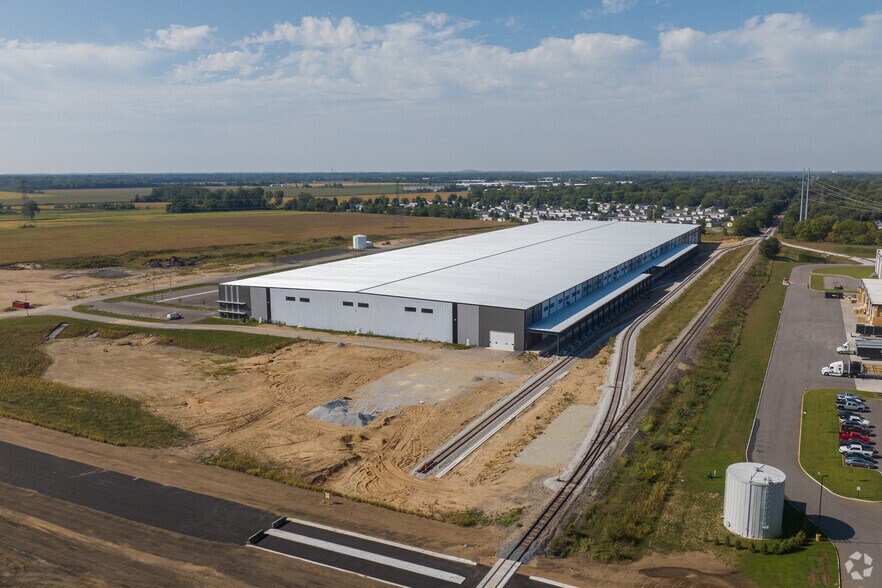 More Photos Of 203 Stonemont Dr, Bristol Warehouse For Sale