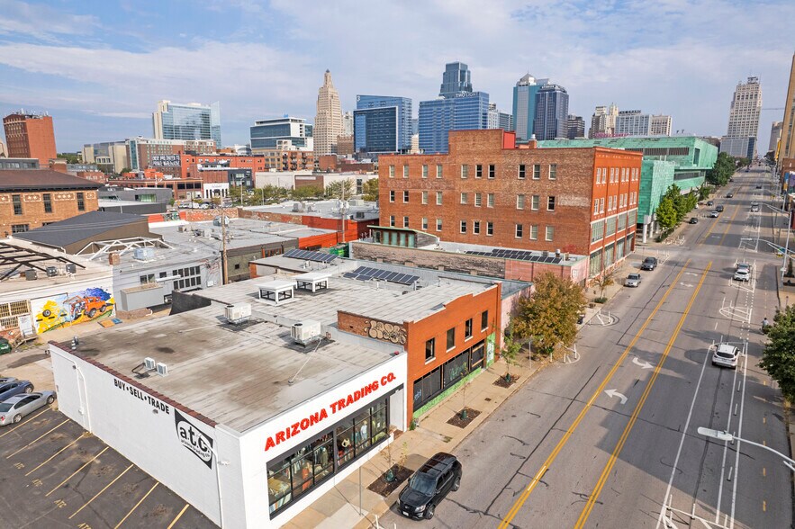 More Photos Of 1718 Oak St, Kansas City Storefront Retail Office For Lease