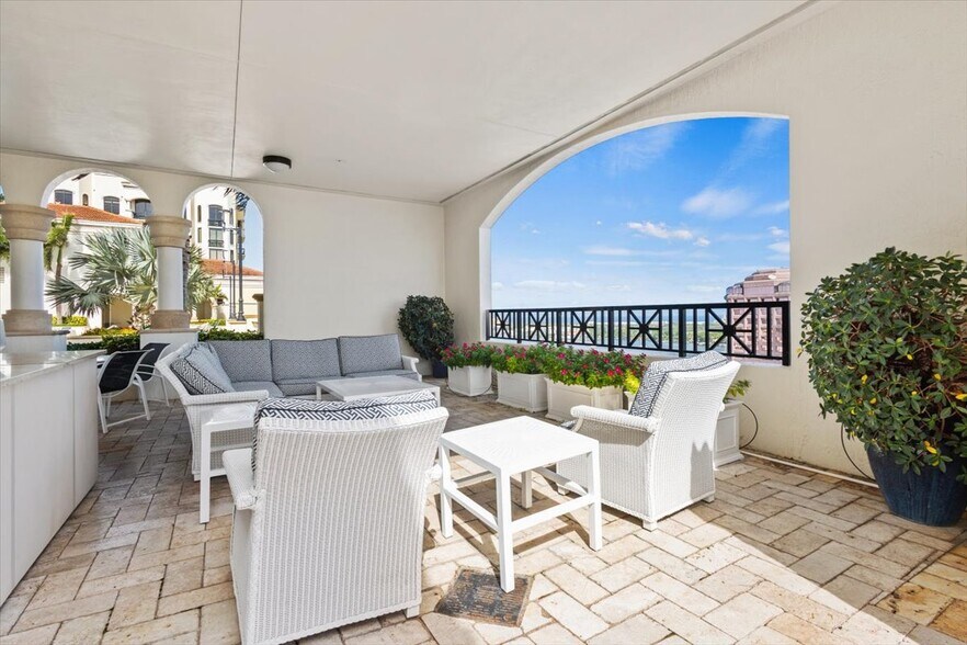 More Photos Of 801 S Olive Ave, West Palm Beach Apartments For Lease