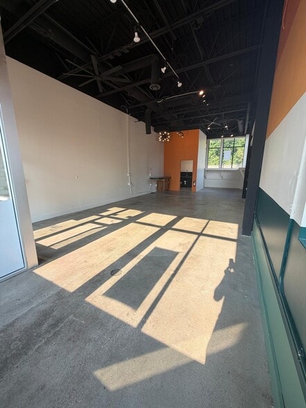 More Photos Of 500-508 Lexington Pky S, Saint Paul Restaurant For Lease
