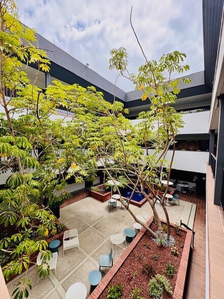 More Photos Of 11965 Venice Blvd, Los Angeles Loft Creative Space For Lease