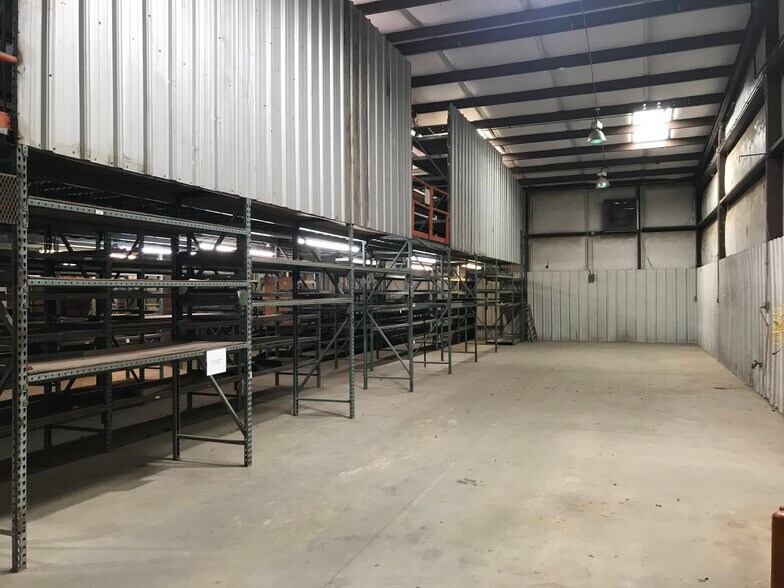 More Photos Of 13031 Veterans Memorial Hwy, Douglasville Warehouse For Lease