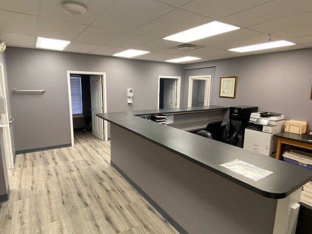 More Photos Of 601 N Shore Dr, Jeffersonville Medical For Sale