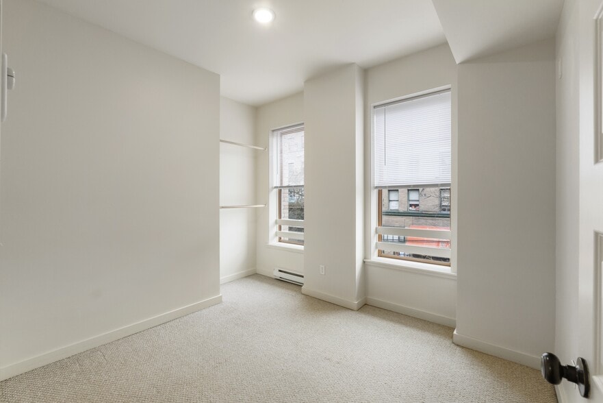 More Photos Of 668 S King St, Seattle Apartments For Lease