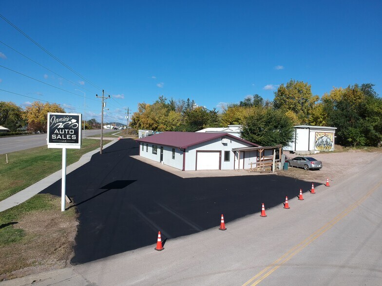 More Photos Of 1585 Valley Dr, Rapid City General Retail For Sale