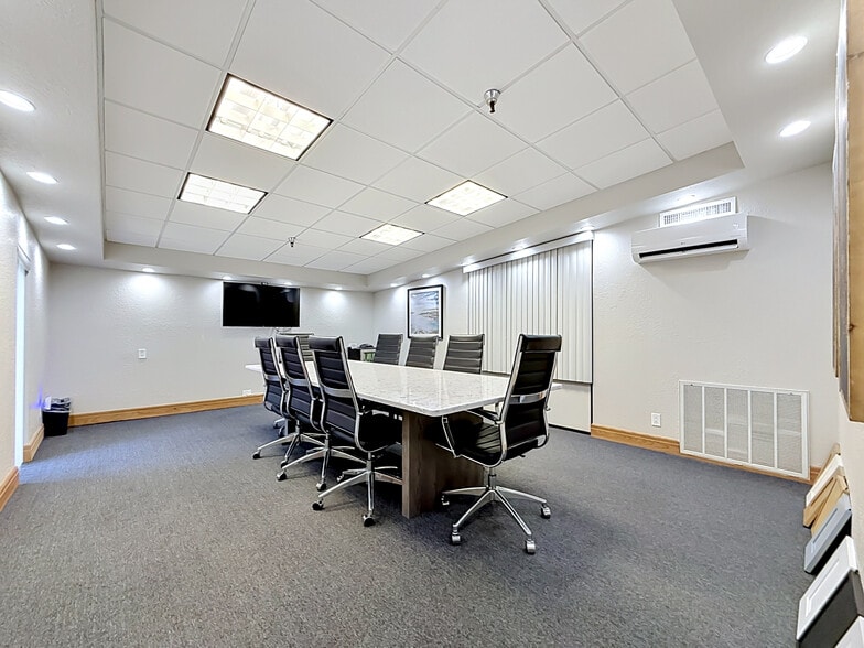 More Photos Of 4677 118th Ave N, Clearwater Manufacturing For Sale