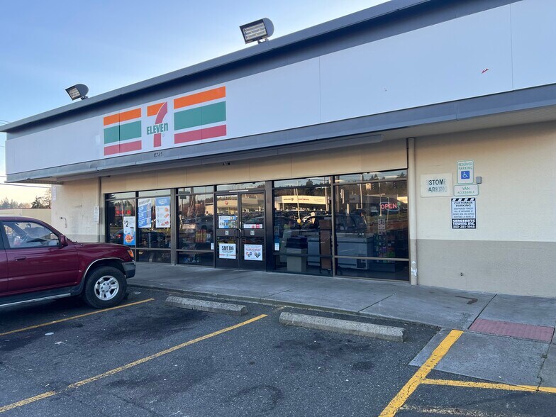 More Photos Of 16725 SE McLoughlin Blvd, Milwaukie Convenience Store For Sale