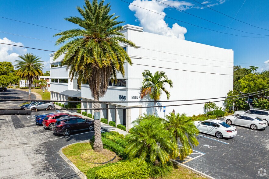More Photos Of 1995 E Oakland Park Blvd, Fort Lauderdale Loft Creative Space For Lease