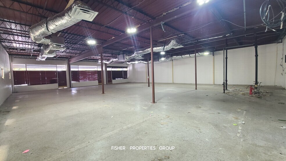 More Photos Of 211 E Davis Blvd, Tampa Storefront For Lease