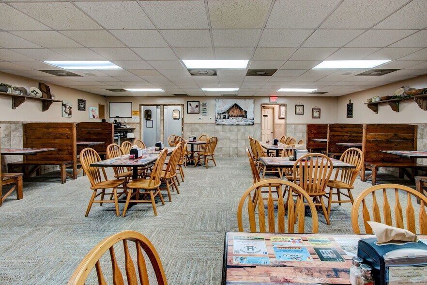 More Photos Of 868 County Line Rd NE, Resaca Convenience Store For Sale