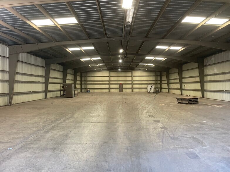 More Photos Of 420 S 2nd St, Patterson Warehouse For Lease