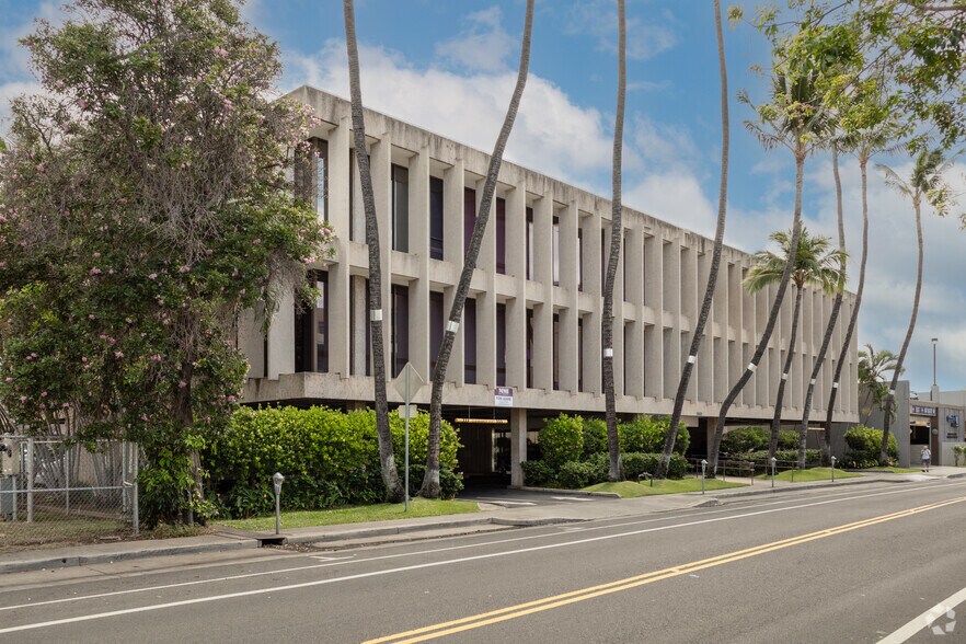 More Photos Of 1060 Young St, Honolulu Medical For Lease
