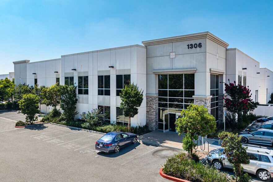 Primary Photo Of 1306 Palomares St, La Verne Warehouse For Lease