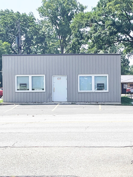 Primary Photo Of 2739 Old US 20 W, Elkhart Office Residential For Lease