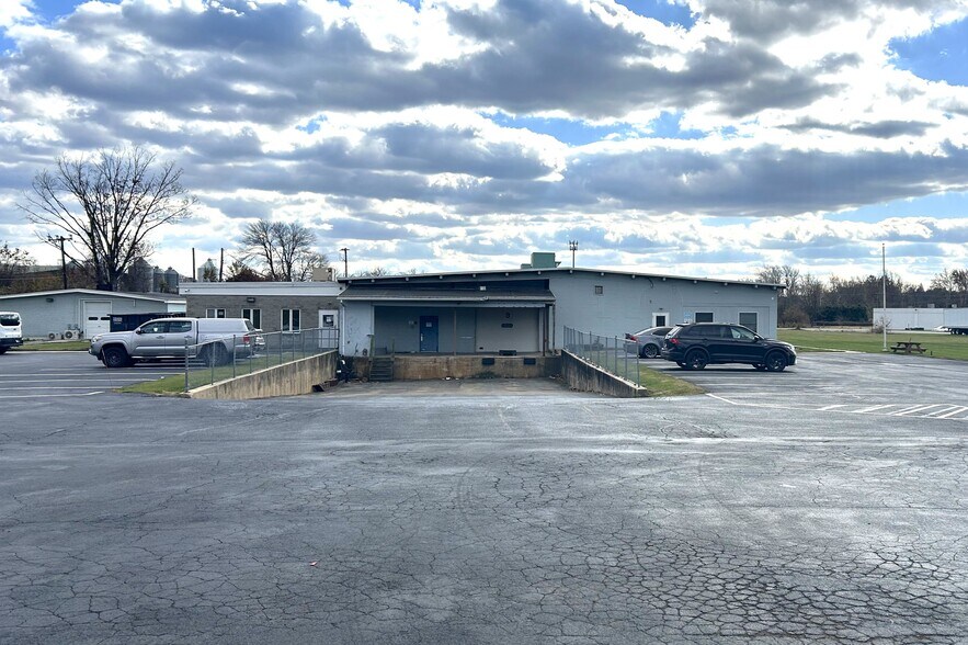 More Photos Of 738 W Cypress St, Kennett Square Manufacturing For Lease