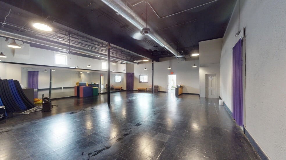 More Photos Of 215 W College Ave, Greenville Storefront Retail Office For Lease