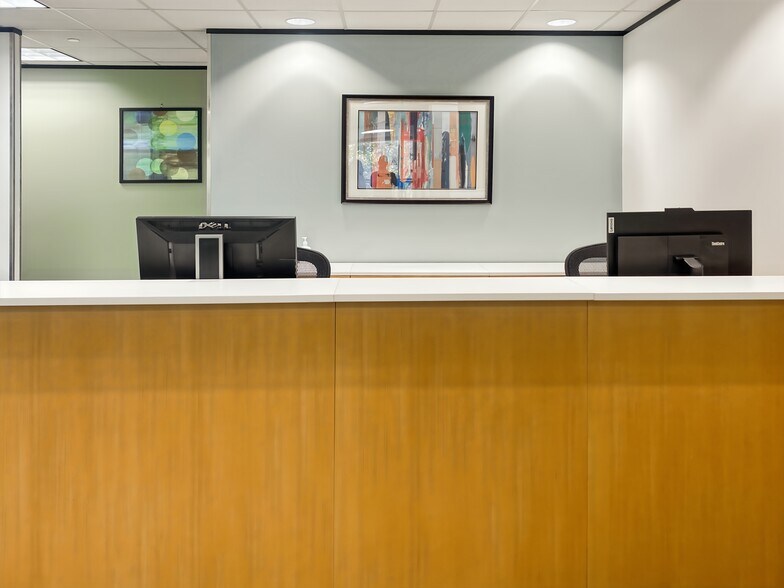 More Photos Of 2002 Timberloch Pl, The Woodlands Coworking Space