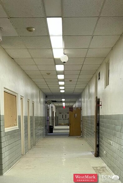 More Photos Of 701 E Queens St, Lubbock Schools For Sale