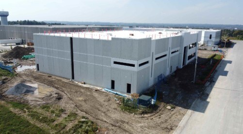 More Photos Of 310 Addison Hall Cir, Aurora Distribution For Lease