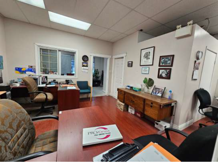 More Photos Of 2355 Derry Rd E, Mississauga Office For Sale