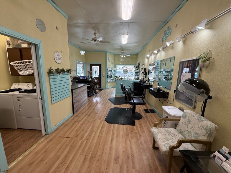 More Photos Of 413 Main St, Scribner Storefront For Sale