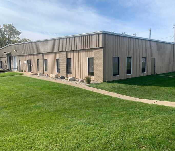 Primary Photo Of W246S3255 Industrial Ln, Waukesha Warehouse For Sale