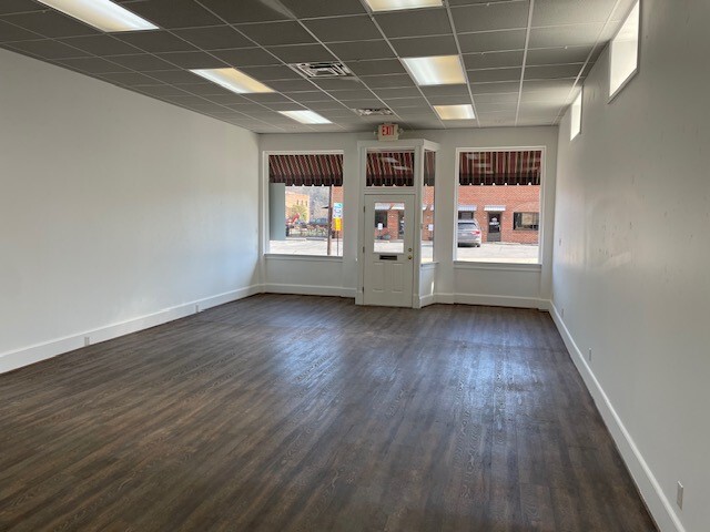 Primary Photo Of 1337 Main St, Lynchburg Storefront For Lease