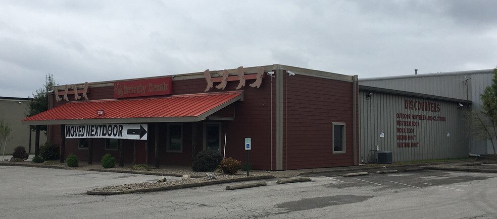 More Photos Of 3297 Fern Valley Rd, Louisville Freestanding For Lease