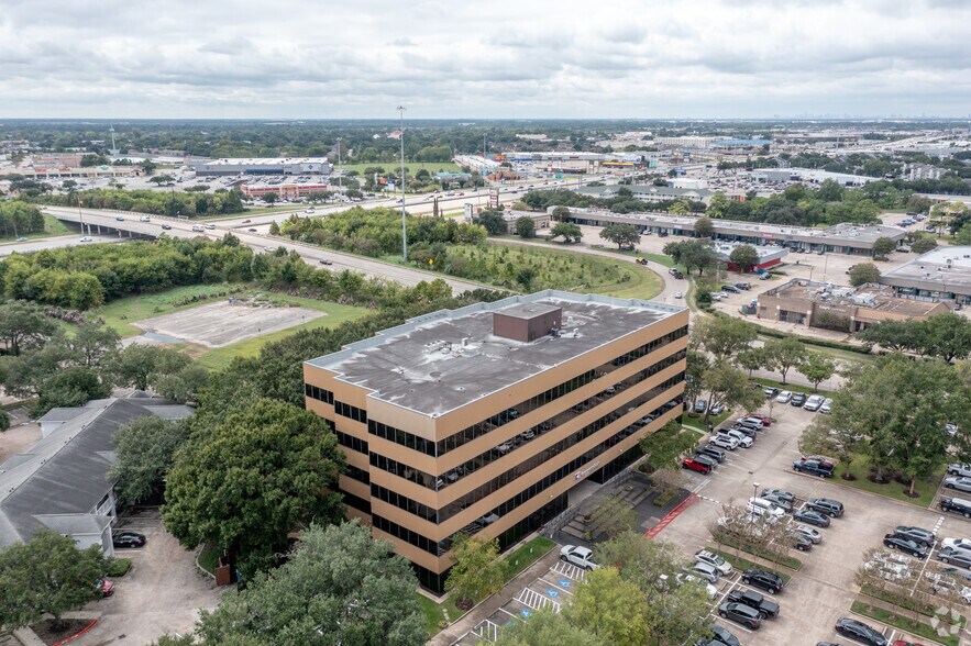 More Photos Of 11550 Fuqua St, Houston Office For Lease