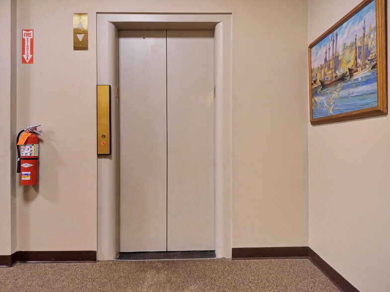 More Photos Of 88 Main St, Waterville Storefront Retail Office For Lease