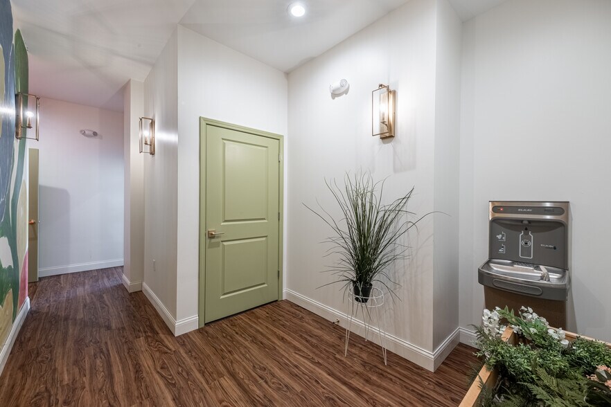More Photos Of 119 N Jackson St, Perryville General Retail For Sale