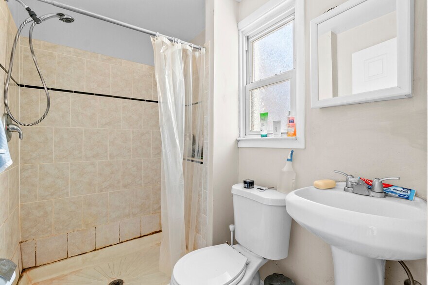 More Photos Of 211 E 33rd St, Baltimore Multifamily For Sale