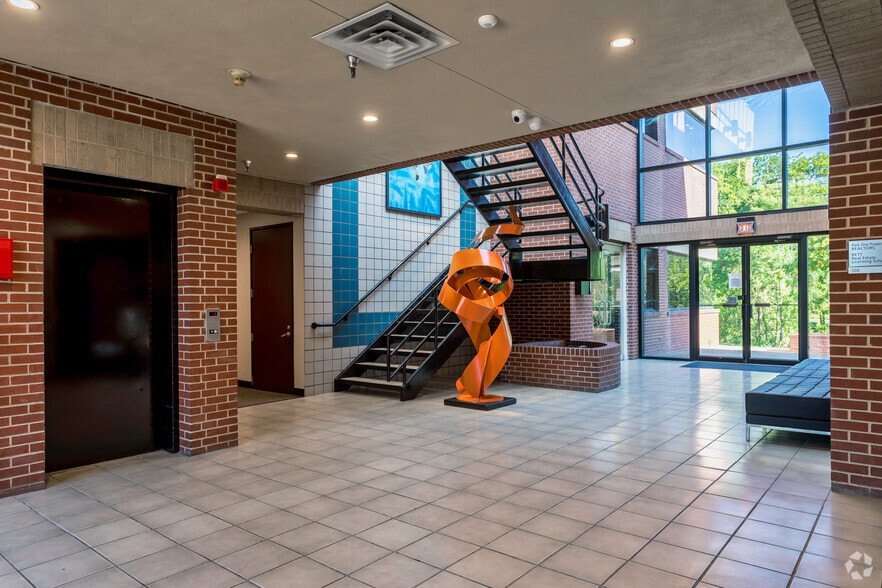 More Photos Of 2121 W Spring Creek Pky, Plano Office For Lease