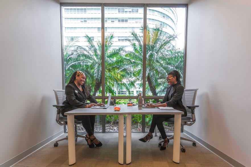 More Photos Of 20801-20807 Biscayne Blvd, Aventura Unknown For Lease