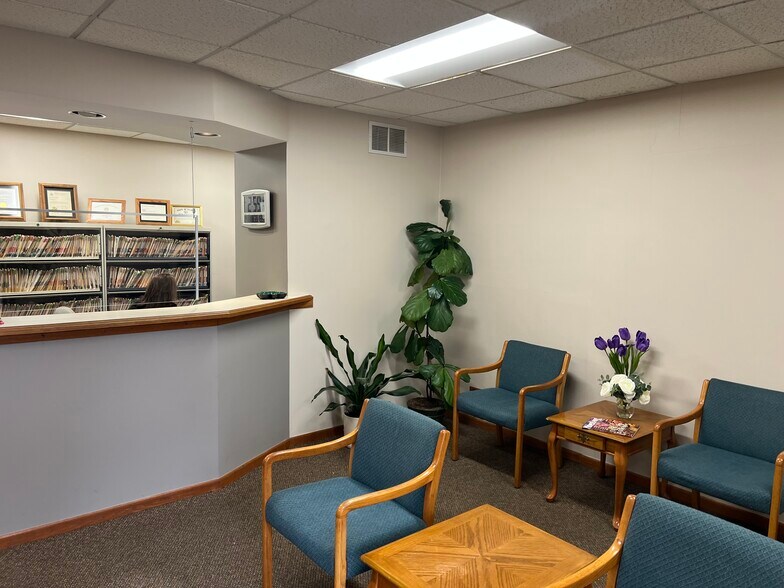 More Photos Of 535 S York Rd, Bensenville Flex For Sale