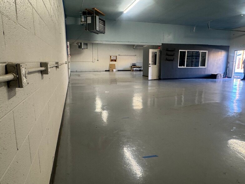 More Photos Of 1991 E William St, Carson City Warehouse For Lease