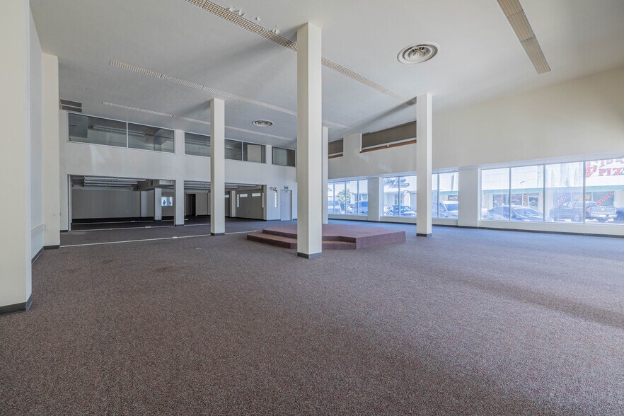 More Photos Of 1102 Broadway St, Lubbock Office For Sale