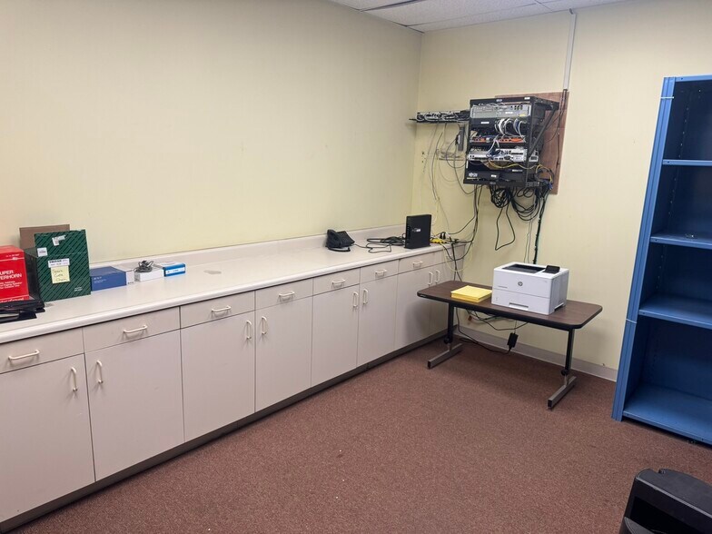More Photos Of 4616 Enterprise Dr, Bartonville Industrial For Sale