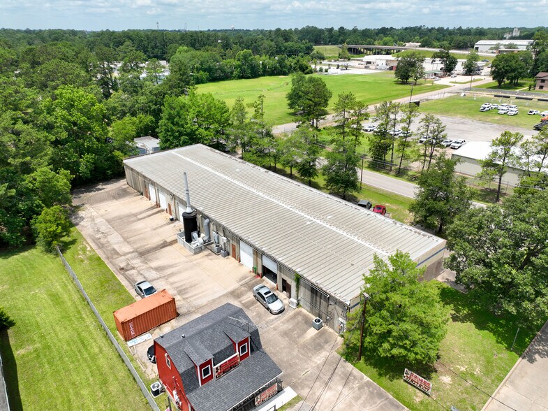 More Photos Of 100 Hilbig Rd, Conroe Warehouse For Sale